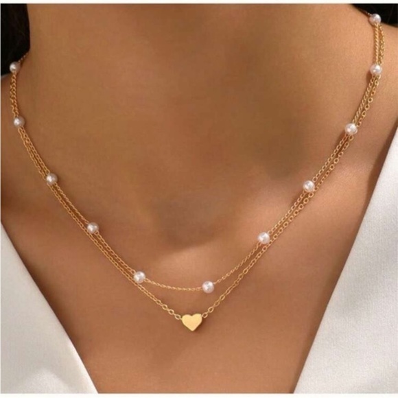 pinklabelco Jewelry - Pearl heart necklace
